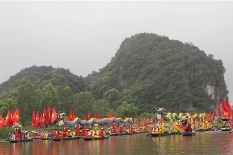 题为“三谷长安金色”的2022年宁平省旅游周持续到本月底