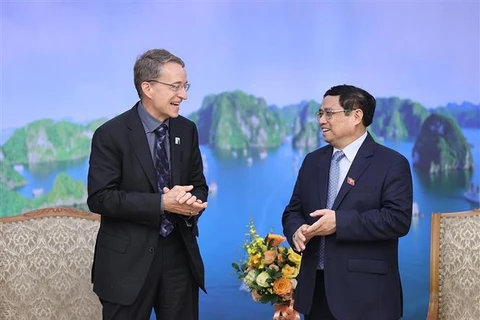 越南政府总理范明政会见英特尔集团首席执行官帕特·基辛格