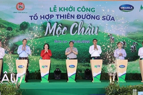 越南政府总理范明政出席“木州牛奶天堂”综合体开工仪式