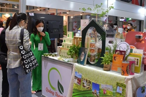 越南企业参加2022年亚洲世界食品博览会