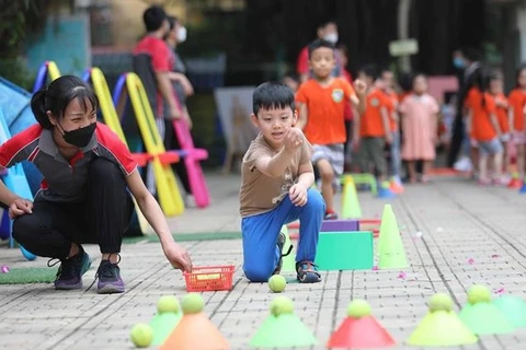 越南国家主席阮春福：为儿童创造安全、健康、友好的生活环境