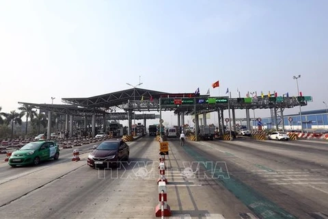 越南交通运输部长：最迟7月31日完成不停车收费系统的装置