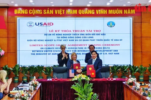 美国国际开发署为越南九龙江三角洲农业适应气候变化提供协助
