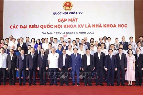 越南高层领导人会见国会科学家代表