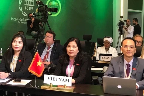越南国会代表团出席各国议会联盟第八届全球年轻议员大会