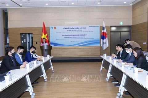 韩国三星显示屏（越南）有限公司和韩国越南大学生协会签署人力资源招聘合作协议