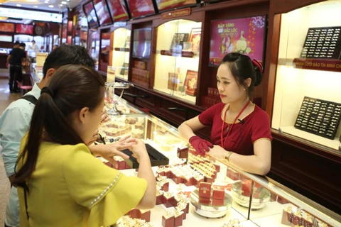 6月21日越南国内黄金价格上涨10万越盾一两