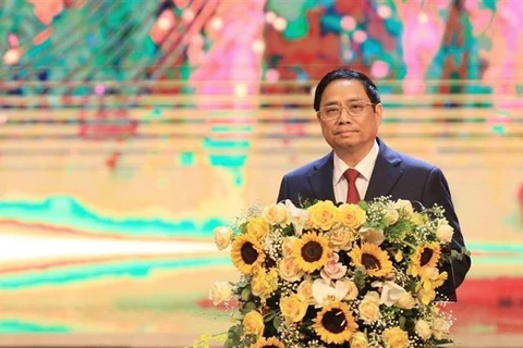 越南政府总理范明政出席2021年第十六届国家新闻奖颁奖典礼