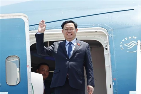 越南国会主席王廷惠启程对匈牙利进行正式访问