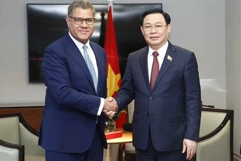 越南国会主席王廷惠会见英国政府内阁大臣兼COP26主席阿洛克·夏尔马