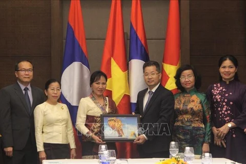 老挝妇女联合会主席访问岘港市