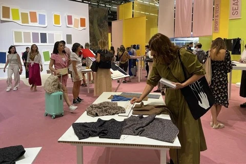 越南参加2022年法国巴黎服装面料展览会