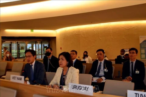 联合国人权理事会第50届会议拉下帷幕 通过由越南提出的气候变化和人权决议