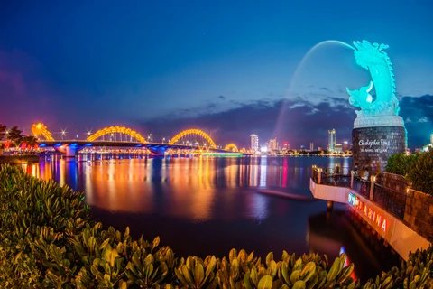文化体验--岘港市旅游新亮点