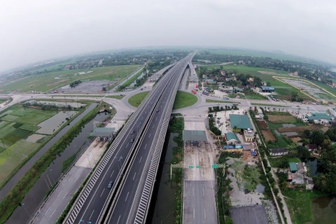 建设连接越南海防与中国新疆的高速公路