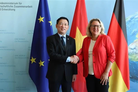 推动越南与德国在金融领域的合作