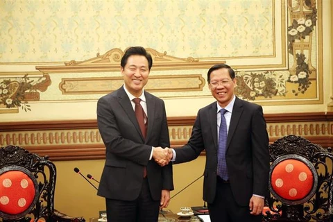 胡志明市与韩国首尔加强合作关系