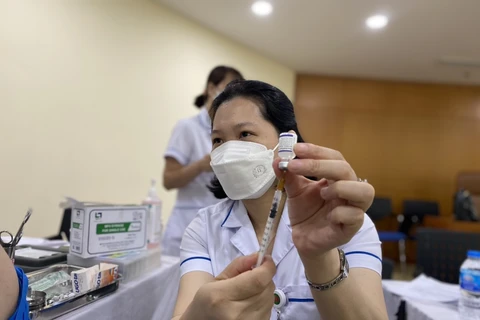 8月18日越南新增新冠肺炎确诊病例超3295例 呈反弹趋势