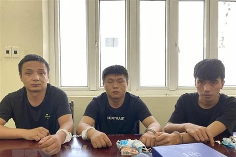 老街省警方破获一起组织中国公民非法入境越南的案件