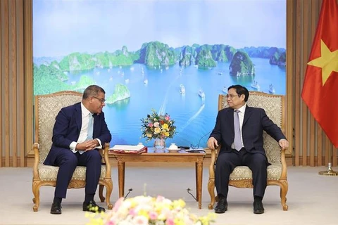 越南政府总理范明政会见COP26主席阿洛克·夏尔马