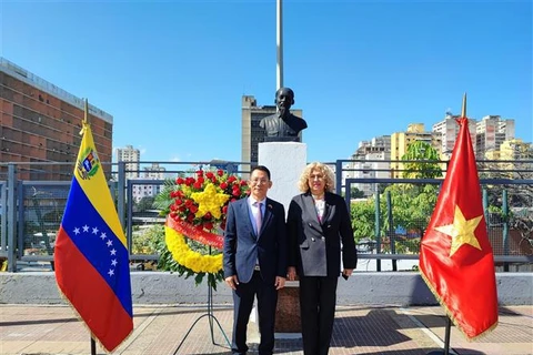 越南驻捷克、委内瑞拉和马来西亚大使馆举行国庆节庆祝活动