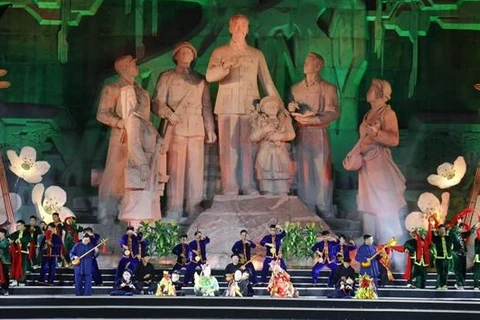 “越南岱依族、侬族和傣族天曲”人类非物质文化遗产代表作名录证书颁证仪式举行