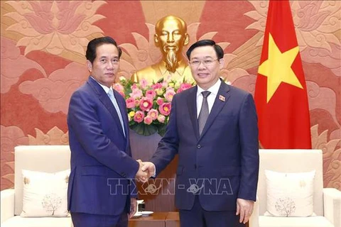 国会主席王廷惠会见柬埔寨金边市市长坤盛