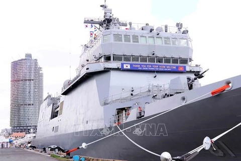 韩国海军海上巡逻训练舰队访问越南胡志明市