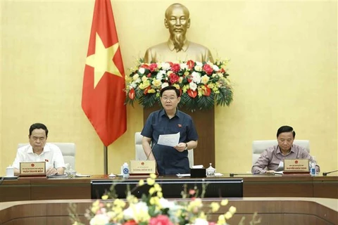 越南国会常委会第十五次会议闭幕