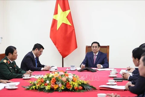 越南政府总理范明政与中国总理李克强通电话
