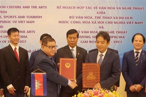 越南和柬埔寨加强文化艺术合作