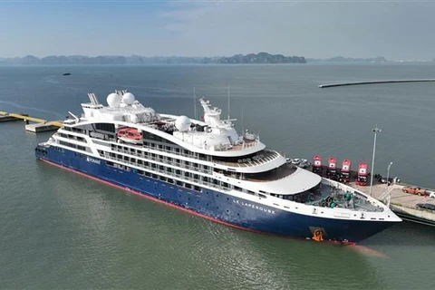 “拉普洛斯号”五星级邮轮将在广宁省下龙国际客运港停靠两天