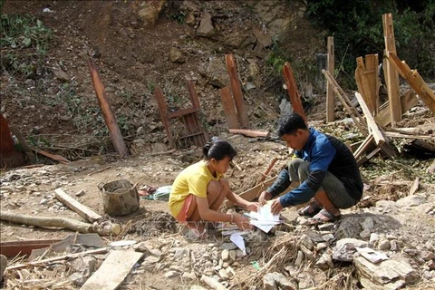  越南红十字会发起向中部地区台风受灾群众募捐活动