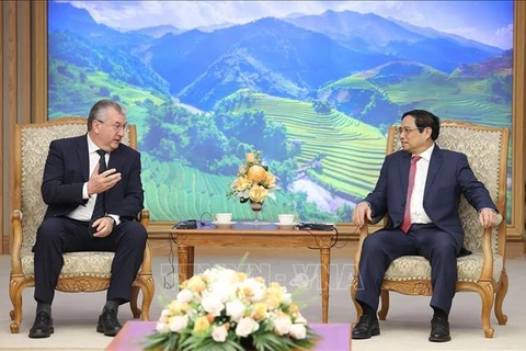 越南政府总理范明政会见比利时瓦隆-布鲁塞尔大区联盟的首席大臣皮埃尔-伊夫·热霍莱特