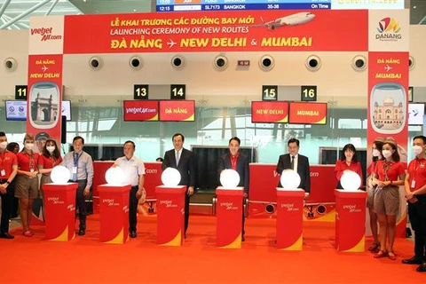 越捷的岘港至印度孟买和新德里两条新直达航线正式开通