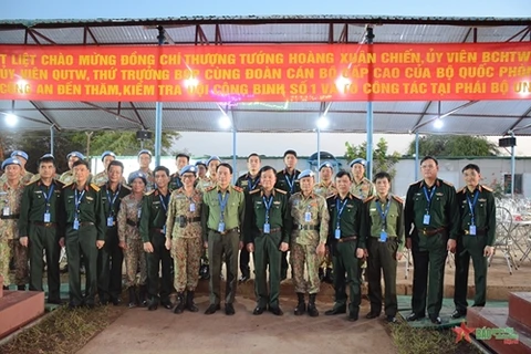 越南维和力量施展胡伯伯部队的本领和美好品德