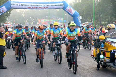 1300余名运动员参加2022年全国群众自行车比赛