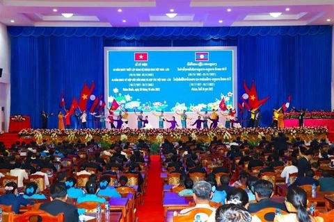 越南与老挝促进经济合作高质量发展