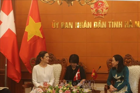 丹麦王储妃玛丽访问越南河南省
