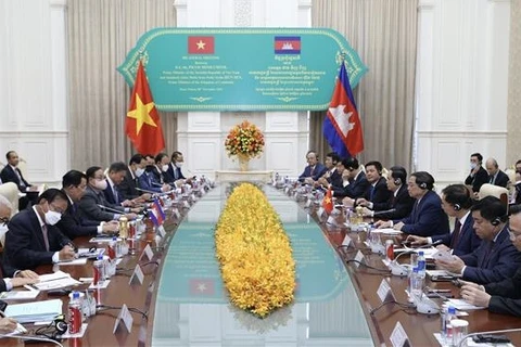 越南政府总理范明政与柬埔寨首相洪森进行会谈