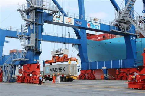 海防新港国际集装箱码头迎来第 100万个标箱