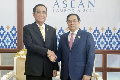 东盟峰会：越南政府总理范明政会见泰国总理和马来西亚国会下议院议长