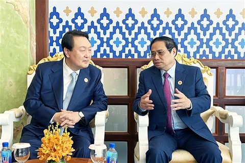 东盟峰会：越南政府总理范明政会见韩国总统尹锡悦