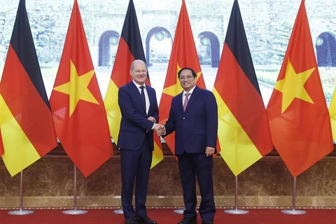 越南政府总理范明政与德国总理奥拉夫·朔尔茨举行会谈