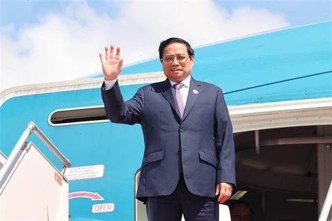 越南政府总理范明政抵达河内 结束对柬埔寨的工作访问 