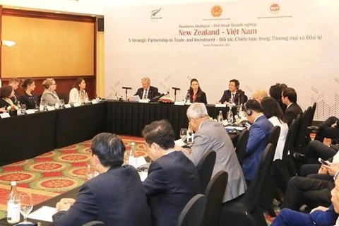 新西兰总理杰辛达·阿德恩出席越南-新西兰企业对话会