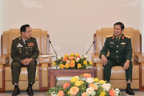 越南国防部副部长阮新疆会见柬埔寨王家军队军事体育委员会主席