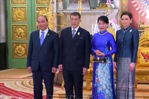 阮春福和夫人会见泰国国王和皇后