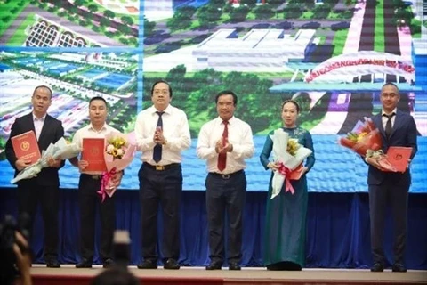 在隆安省的4大投资项目获批立项