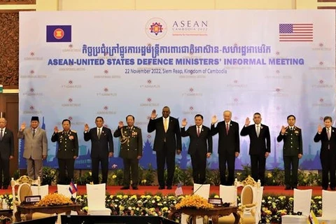 潘文江出席东盟与美国和印度防长非正式会晤 促进东盟与伙伴之间的防务合作